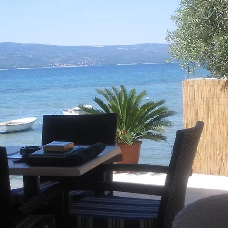 Pansion & Sidro Apartment