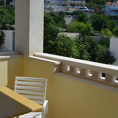 Apartment Pansion & Sidro